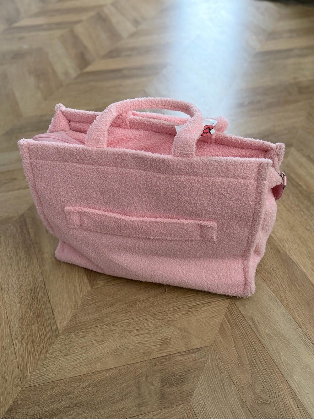 Sanrio large Pink Sherpa Plush Tote Bag with Hello Kitty Motif - Picture 2 of 10